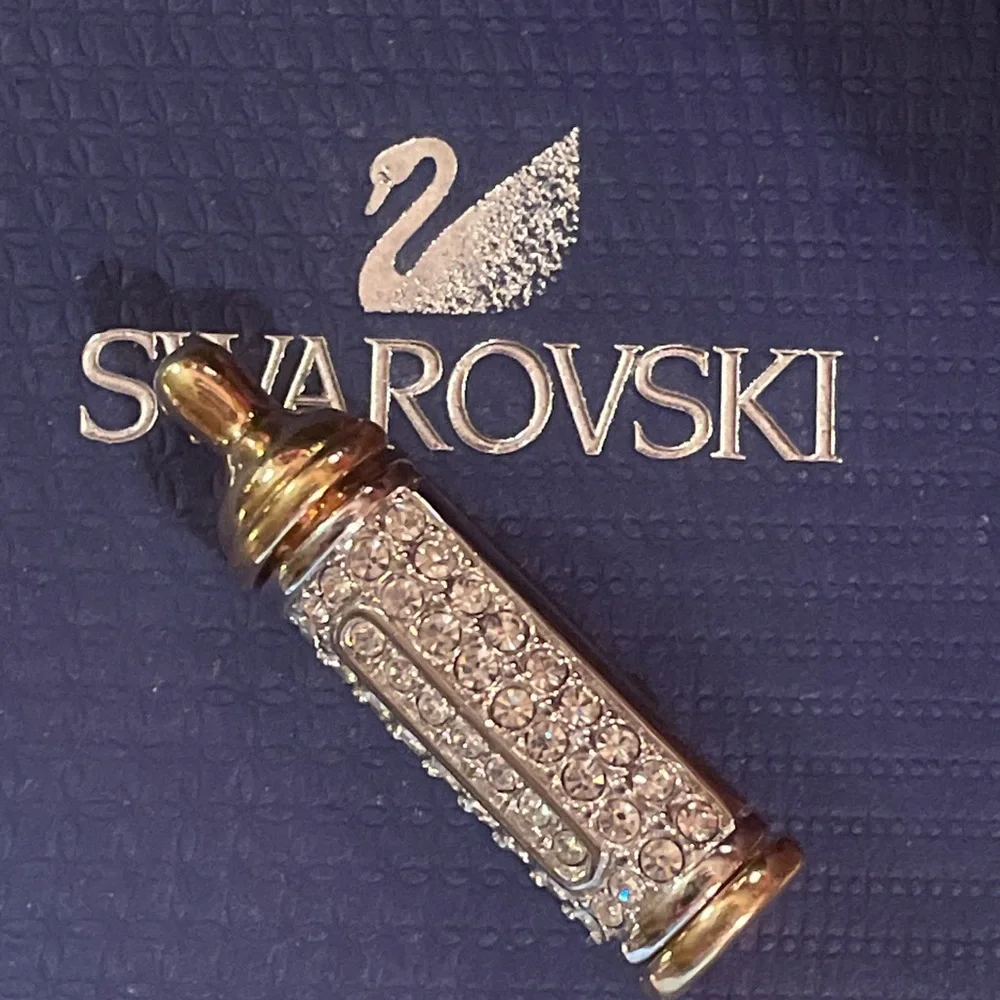 Swarovski Swan Signed Baby Bottle Brooch Pin - Picture 2 of 4